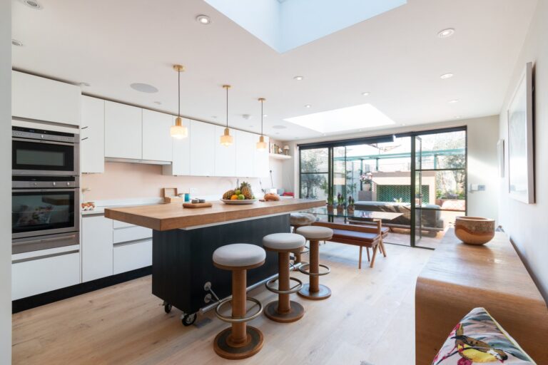 images of property on Cardross Street