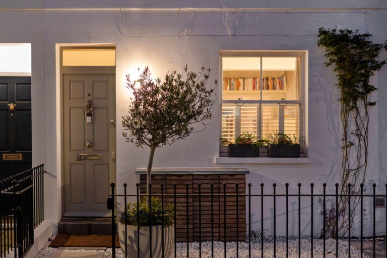 images of property on Cardross Street