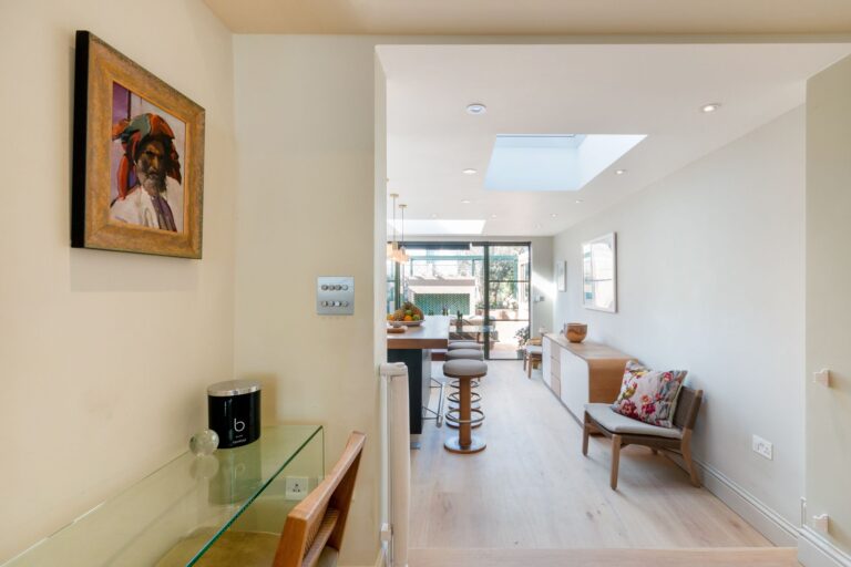 images of property on Cardross Street