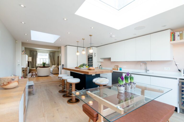 images of property on Cardross Street