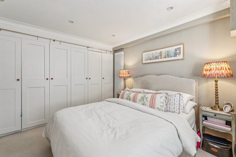 images of property on Glenthorne Road