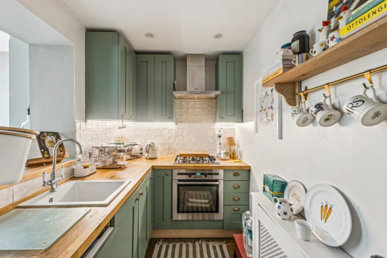 images of property on Glenthorne Road