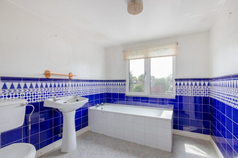 images of property on Emlyn Road