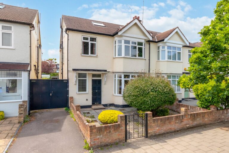 images of property on Emlyn Road