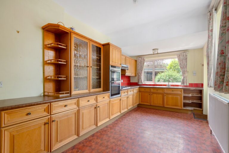 images of property on Emlyn Road