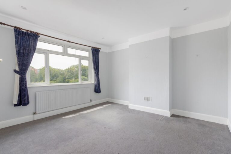 images of property on Emlyn Road