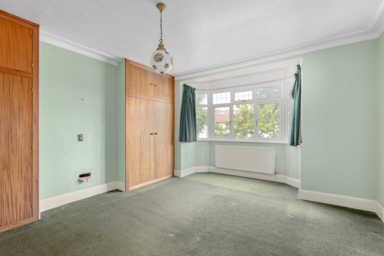 images of property on Emlyn Road
