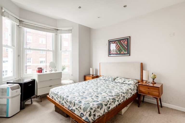 images of property on Sutton Lane North