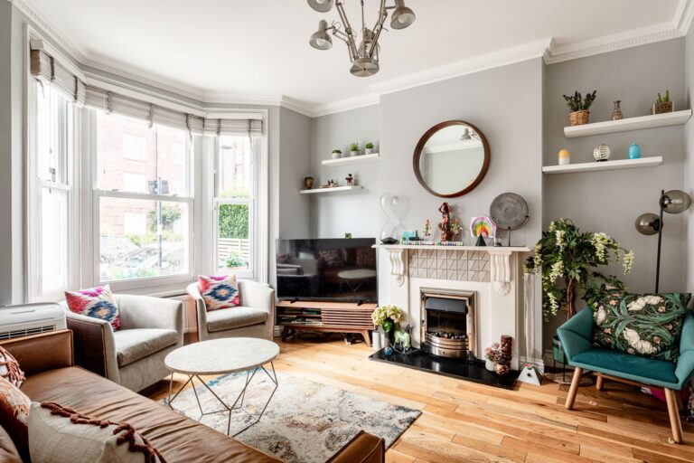images of property on Sutton Lane North