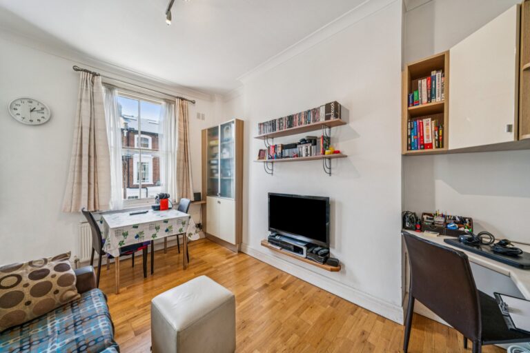 images of property on Overstone Road