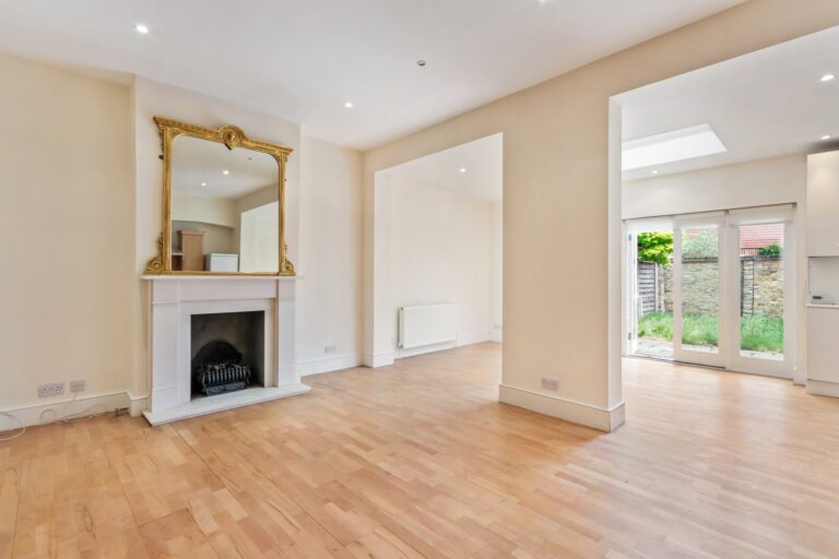 images of property on Rusthall Avenue