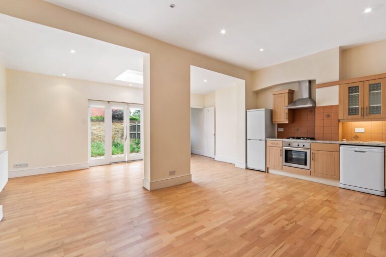 images of property on Rusthall Avenue