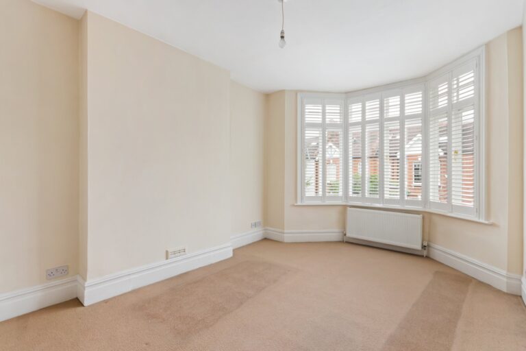 images of property on Rusthall Avenue