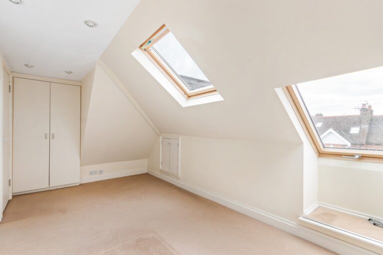 images of property on Rusthall Avenue