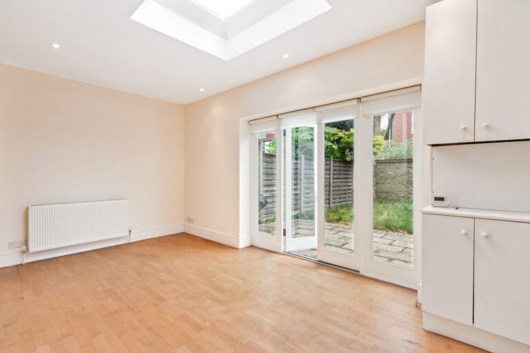 images of property on Rusthall Avenue
