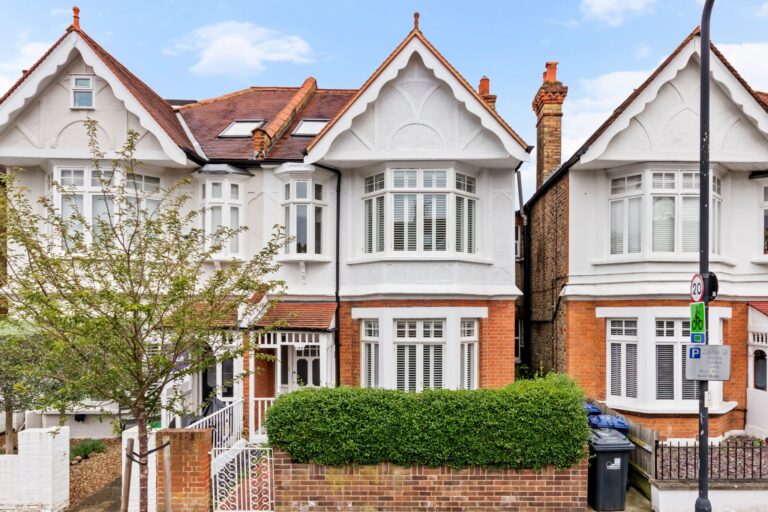 images of property on Rusthall Avenue