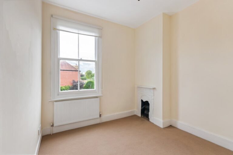 images of property on Rusthall Avenue