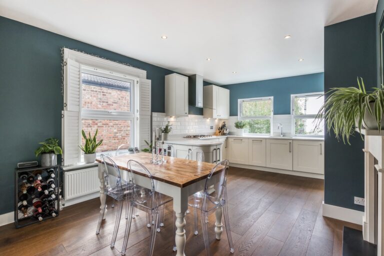 images of property on St Albans Avenue