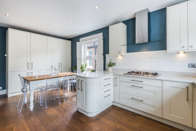 images of property on St Albans Avenue