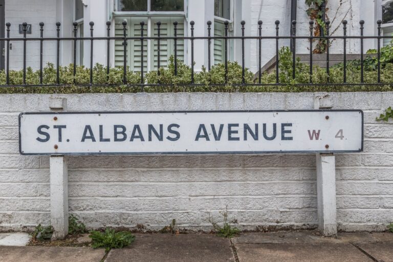 images of property on St Albans Avenue