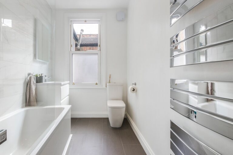 images of property on St Albans Avenue