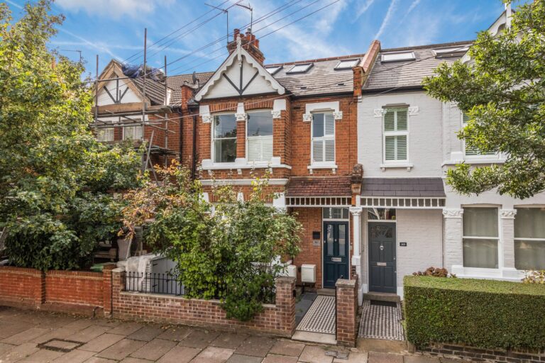 images of property on St Albans Avenue