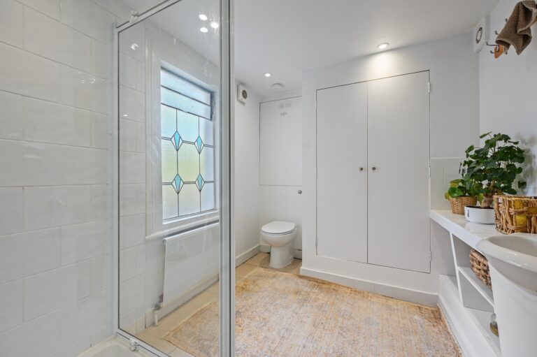 images of property on Boscombe Road