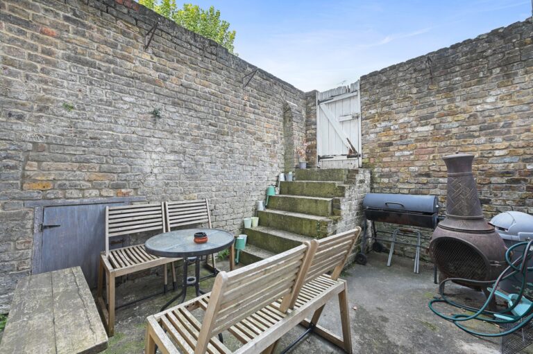 images of property on Boscombe Road