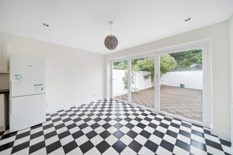 images of property on Magnolia Road