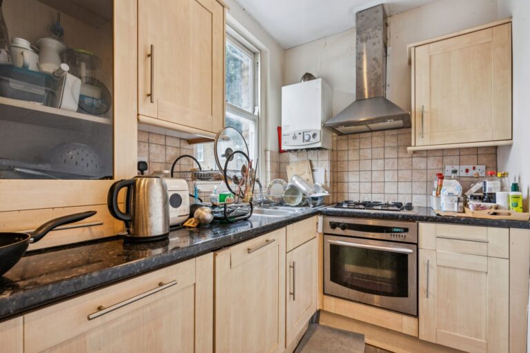 images of property on Tabor Road