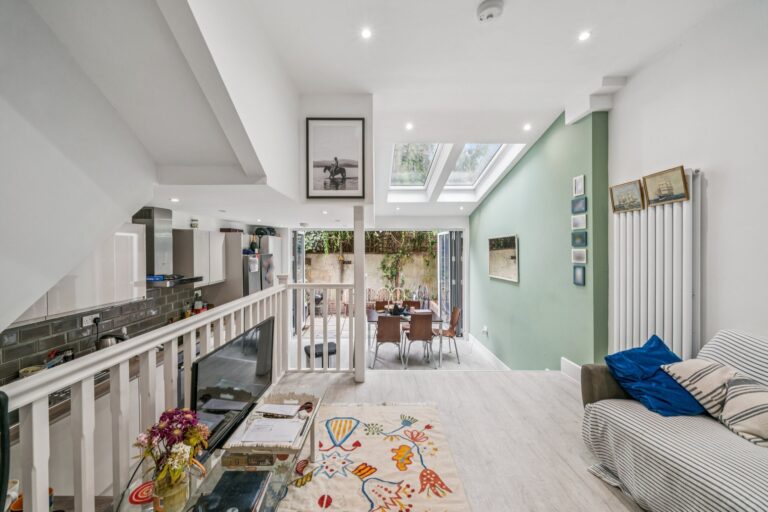 images of property on Carthew Road