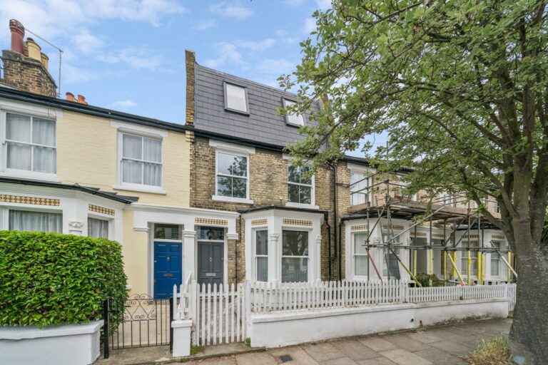 images of property on Carthew Road