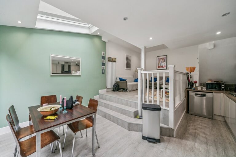 images of property on Carthew Road