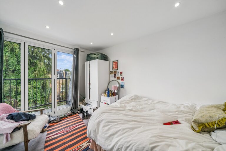 images of property on Carthew Road
