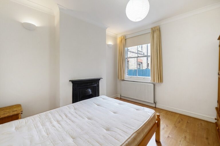 images of property on Ormiston Grove