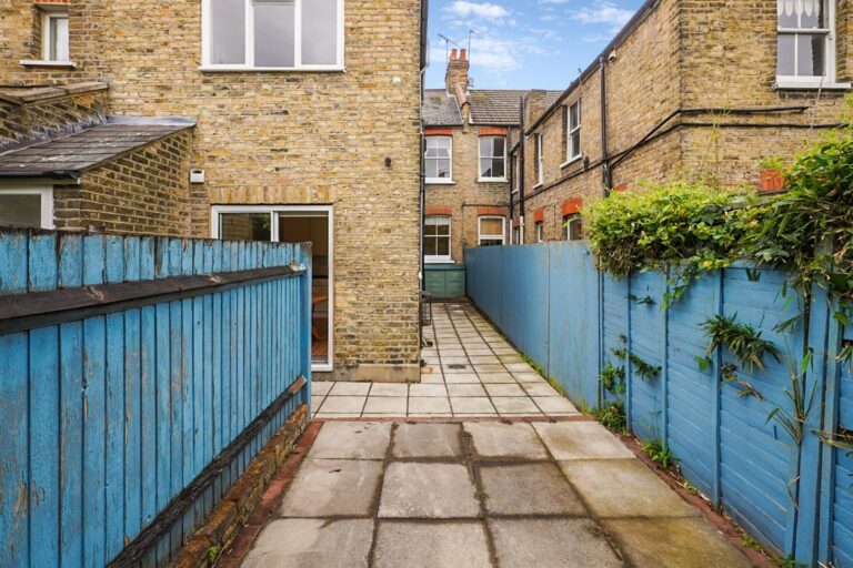 images of property on Ormiston Grove