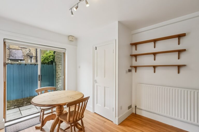 images of property on Ormiston Grove
