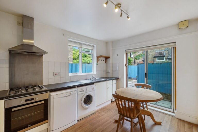 images of property on Ormiston Grove