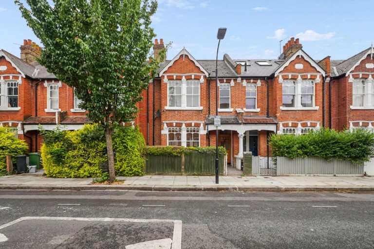 images of property on Ormiston Grove