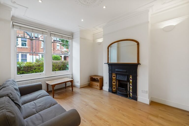 images of property on Ormiston Grove
