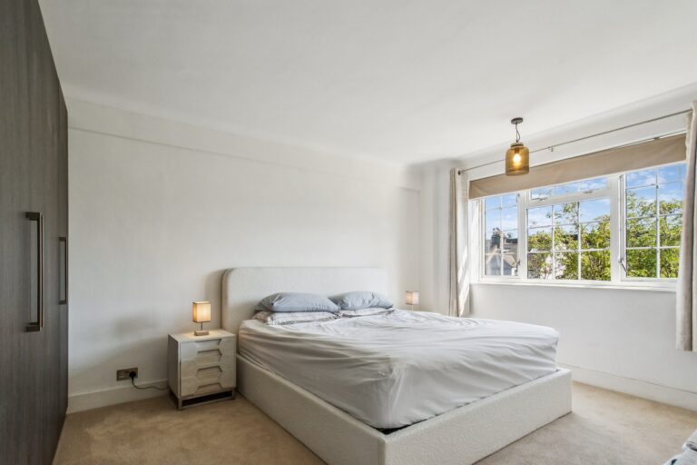 images of property on Goldhawk Road