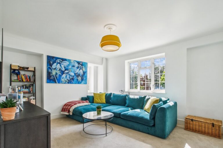 images of property on Goldhawk Road