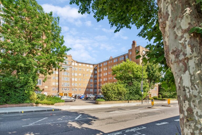 images of property on Goldhawk Road