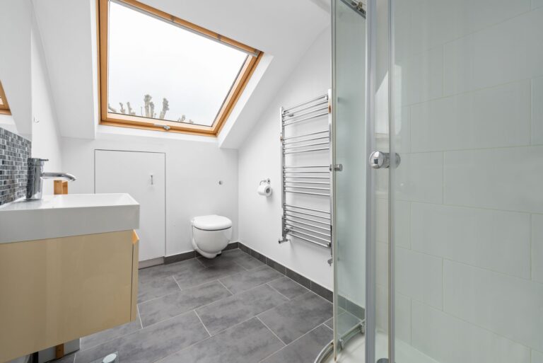 images of property on Reckitt Road