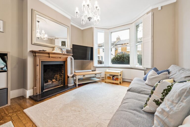 images of property on Reckitt Road