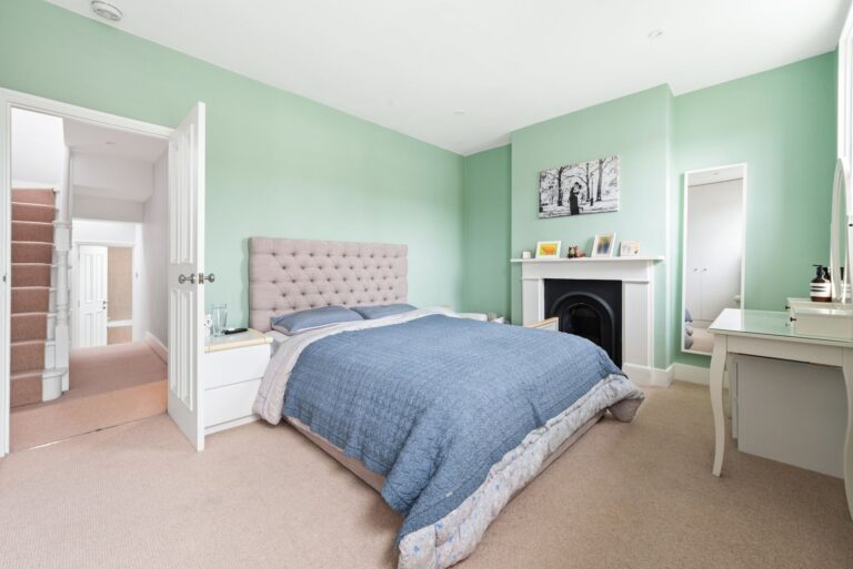 images of property on Reckitt Road