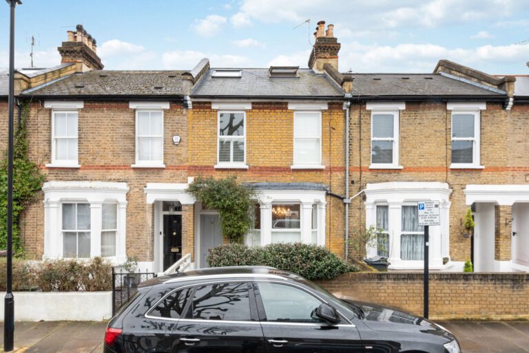 images of property on Reckitt Road