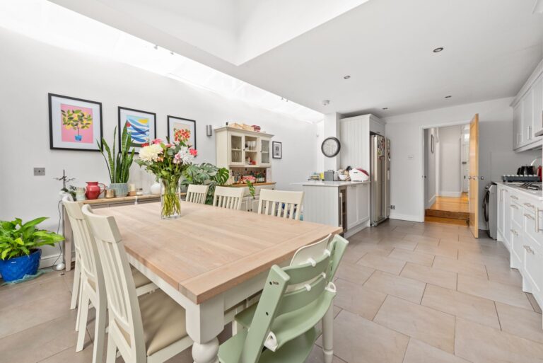 images of property on Reckitt Road