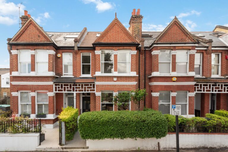 images of property on Brookfield Road