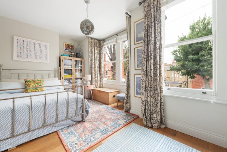 images of property on Brookfield Road